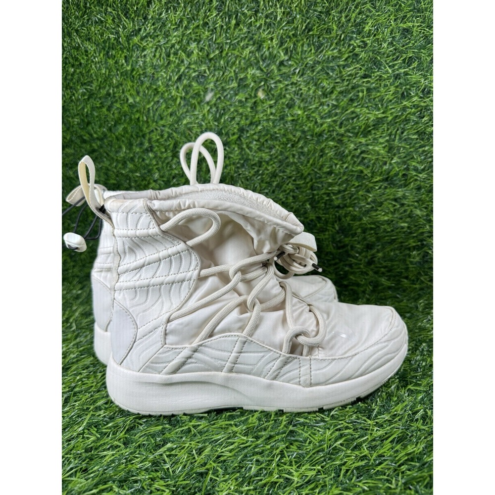 Nike Tanjun Women's Sneakers Sz 9 Worn Once